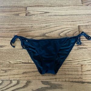 Womens Victoria’s Secret bikini bottoms size medium black never worn
